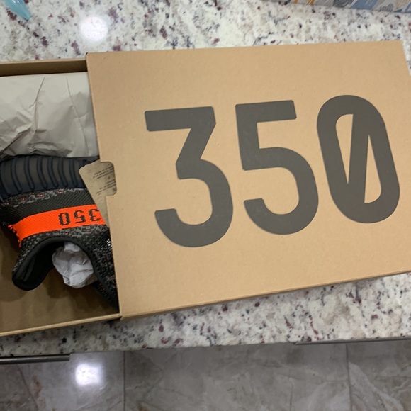 SOLD Yeeze boost 350 v2 - Picture 8 of 8